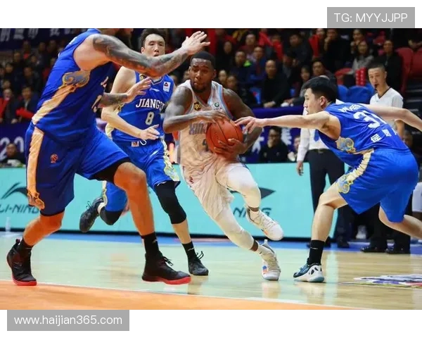 2016至2017赛季CBA新疆队与青海队精彩对决回顾与分析